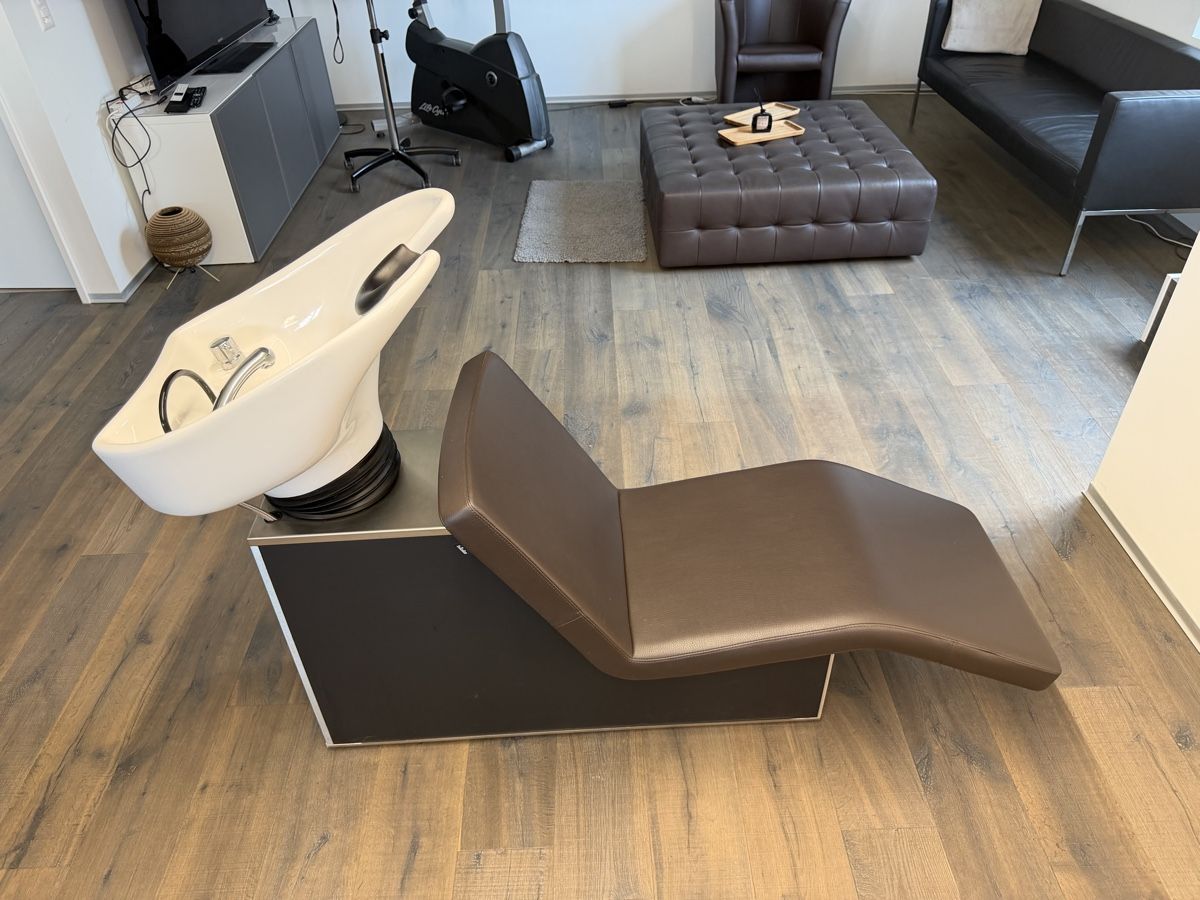 Fauteuils: Kiela Coiffeur-Einrichtung komplett – D'occasion à Rotkreuz par _SimonLustenberger_ 3