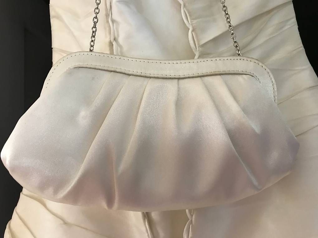 Kleider: Brautkleid inkl. Unterrock  – Gebraucht aus Wabern von Jess_Studer 4