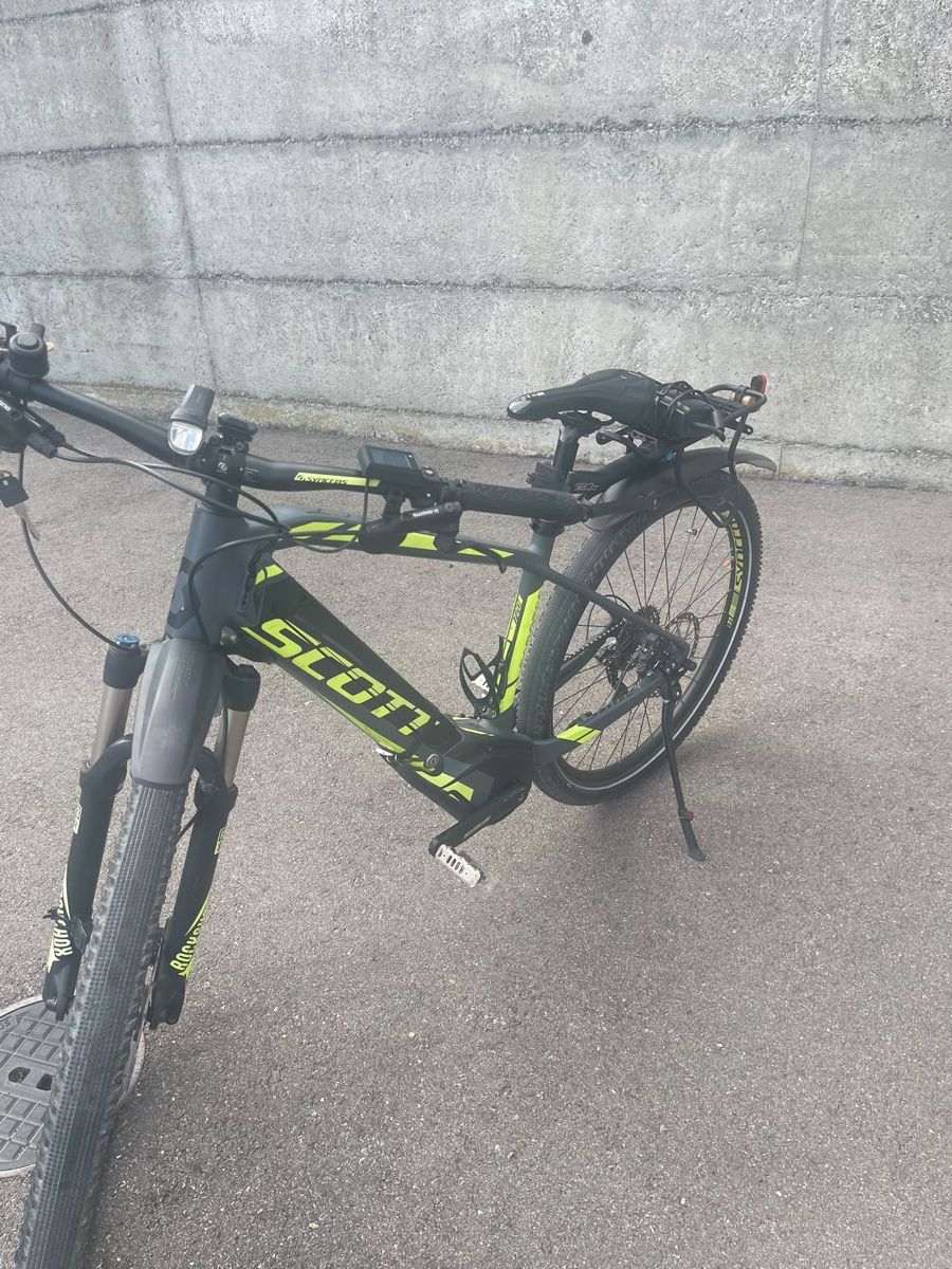 Scott Velos: Scott E-Bike Grösse M – Gebraucht aus Riffenmatt von PCW81