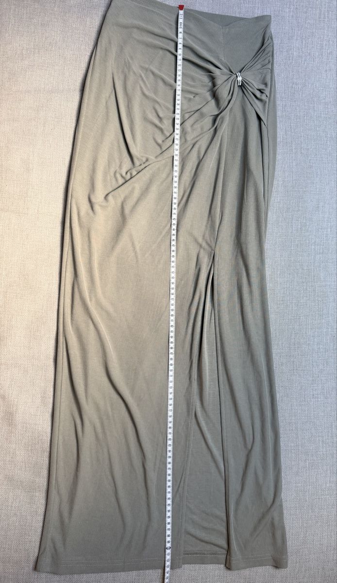 Guess Robes: Guess - figurbetonte -Set: Sage Green Farbe – Neuf (Voir description) à Bern par Marie_B21 6
