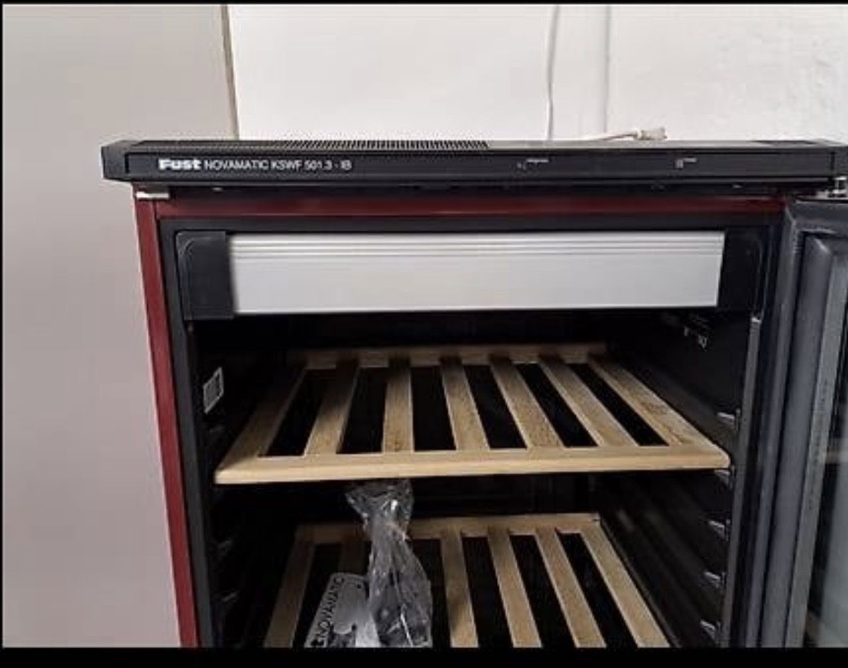 Réfrigérateurs: Weinkühlschrank  – D'occasion à Künten par tot_bw26 2