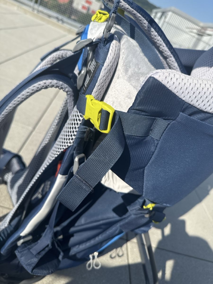 Deuter Marsupi portabebè: Like new: Deuter kid comfort hiking backpack | Rückentrage – Nuovo (secondo la descrizione) da Zürich venduto da ivn_pr75 2