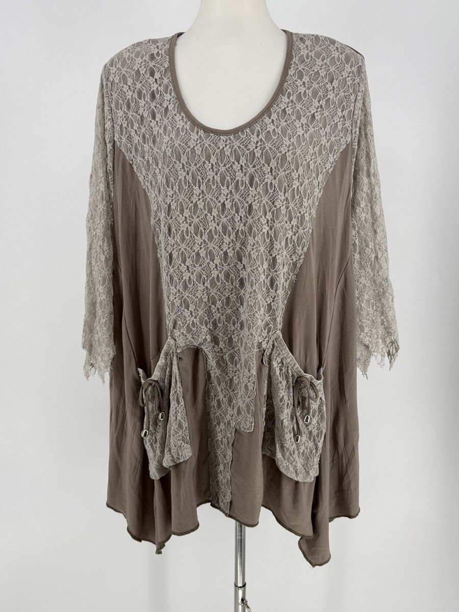 T-shirt: Shirt mit Spitze Gr. 48/50 – Usato da Auenstein venduto da moin.