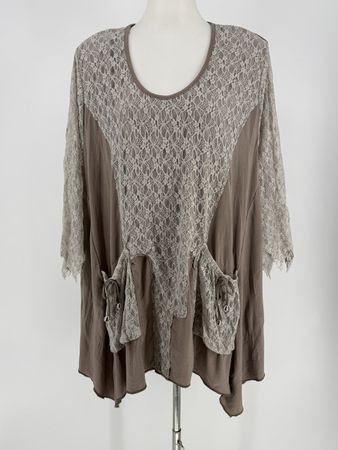Shirt mit Spitze Gr. 48/50