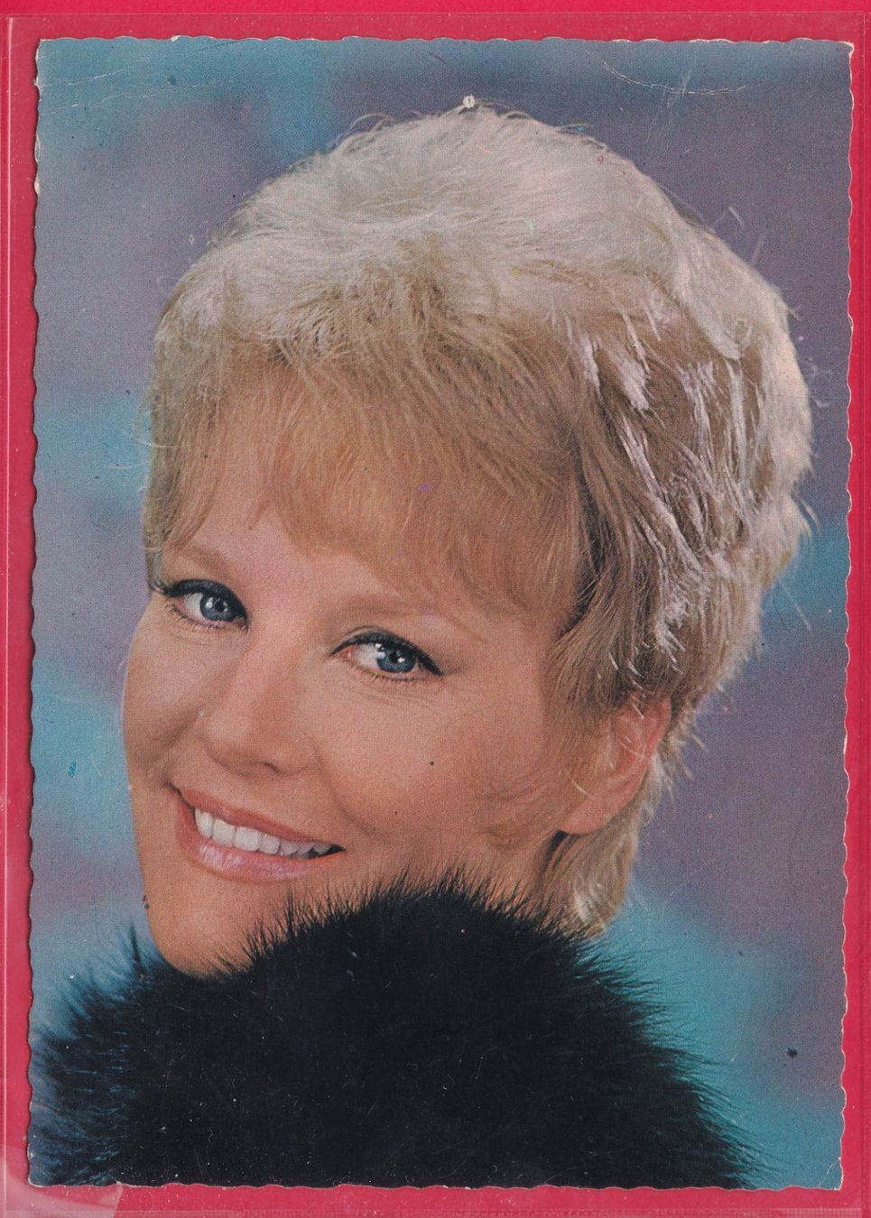 Cartoline postali: SÄNGERIN PETULA CLARK, 30.11.1966 – Usato da Oberrieden venduto da Gebirgsstelze