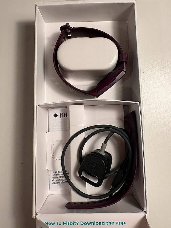 Smartwatch: Fitbit Charge 4 - Top Zustand  – Gebraucht aus Richenthal von Idetifikation 4