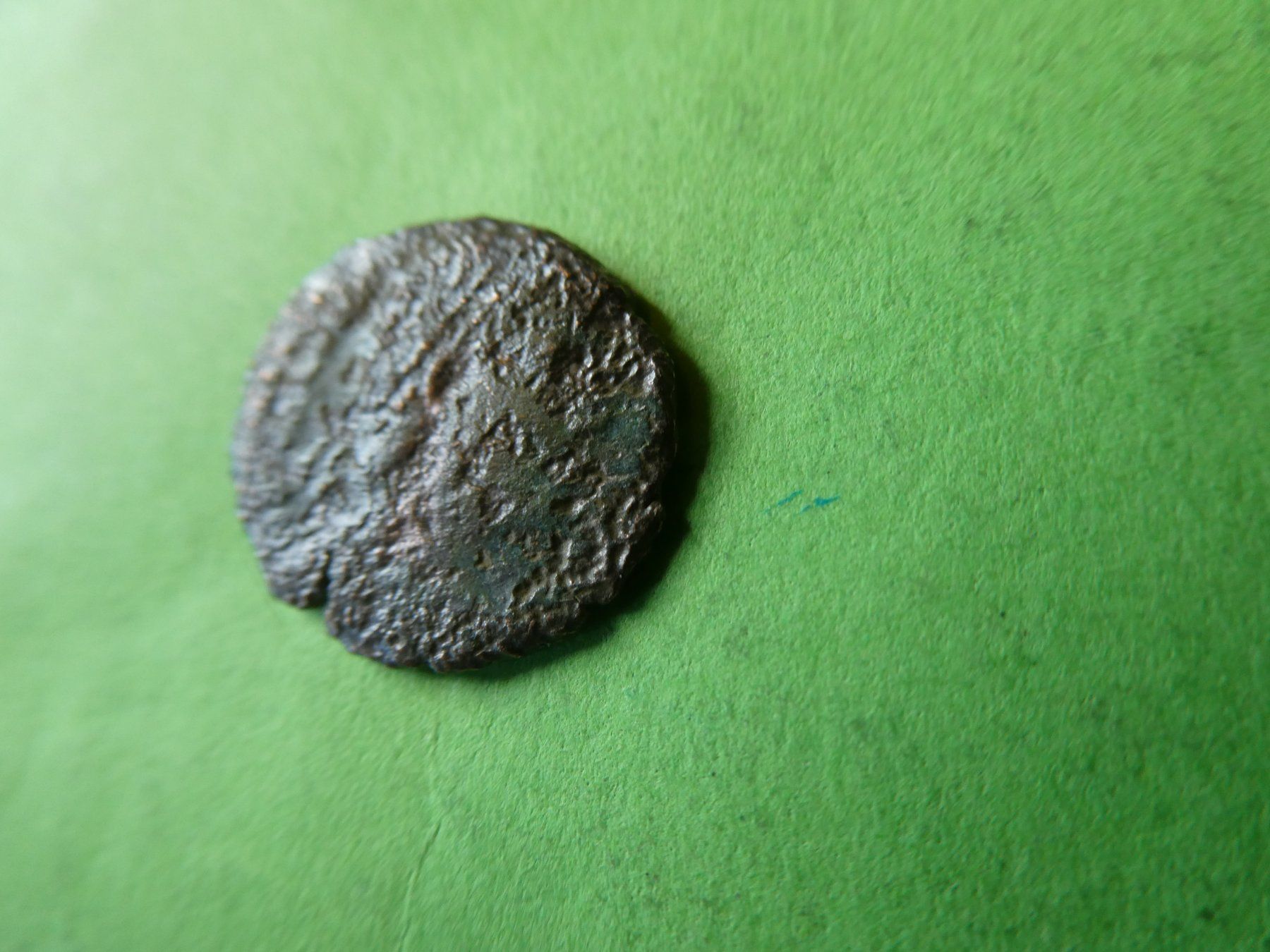 Tutti le monete: uralte Bronzemünze  17 mm     1.78 g – Usato da Hinterforst venduto da Rohusri 1