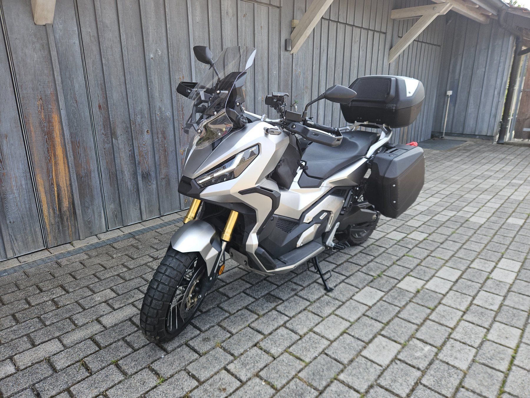 Honda Scooter: HONDA X-ADV 750 - Roller – Usato da Otelfingen venduto da rom_2kzl 3