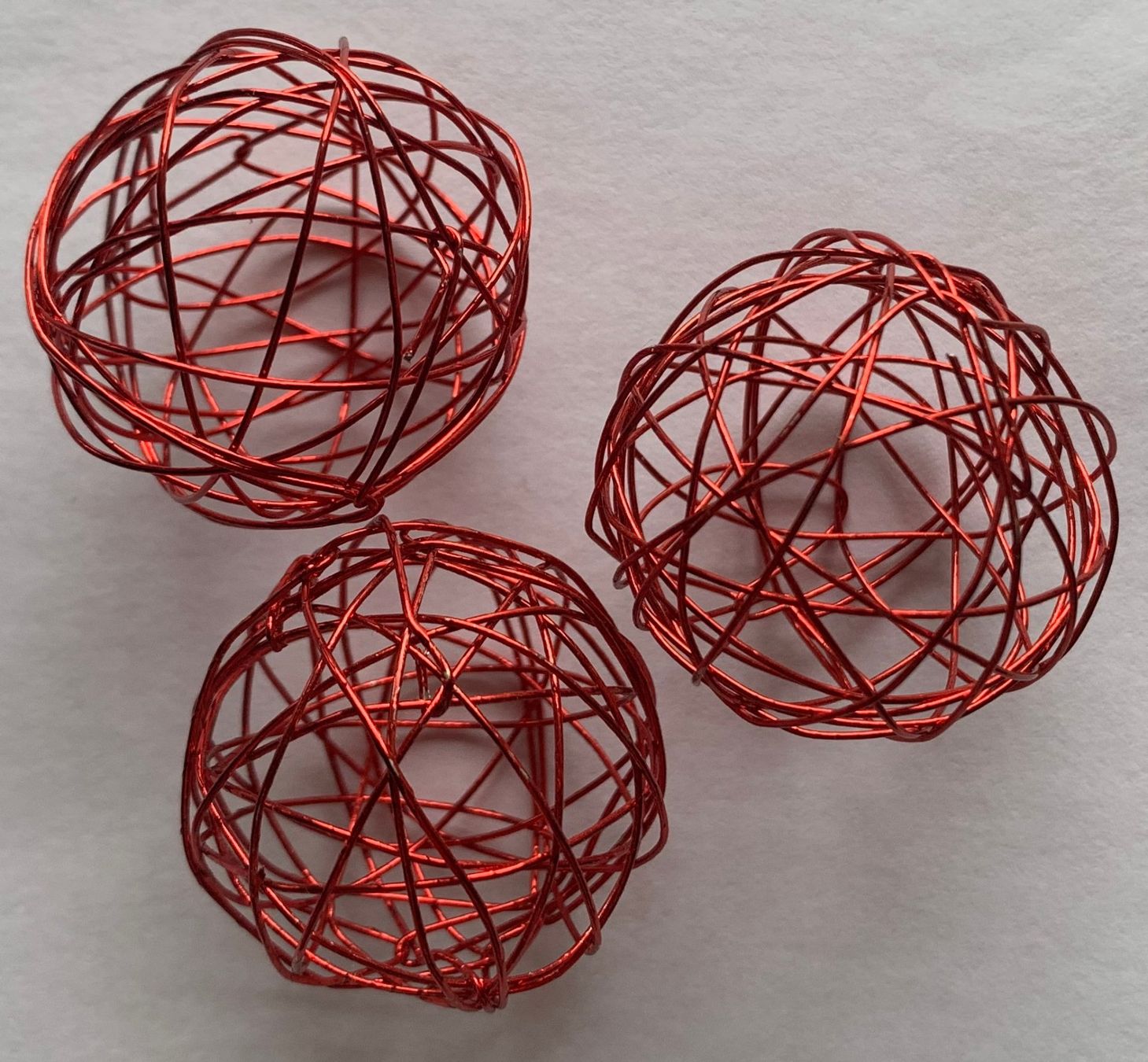 Tutte le decorazioni: 5 Drahtkugeln rot 30mm – Nuovo (secondo la descrizione) da Zäziwil venduto da kreative-ideen