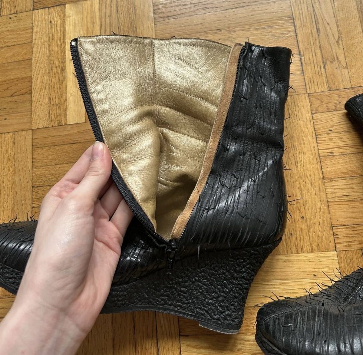 Scarpe da donna: Black wedge boots – Usato da Pully venduto da car_rwv6 3