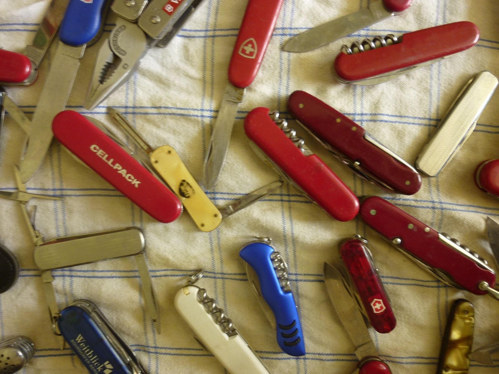 Coltelli tascabile: ca. 40 Taschenmesser und 3 Dolche – Usato da Regensdorf venduto da Moweso134 6