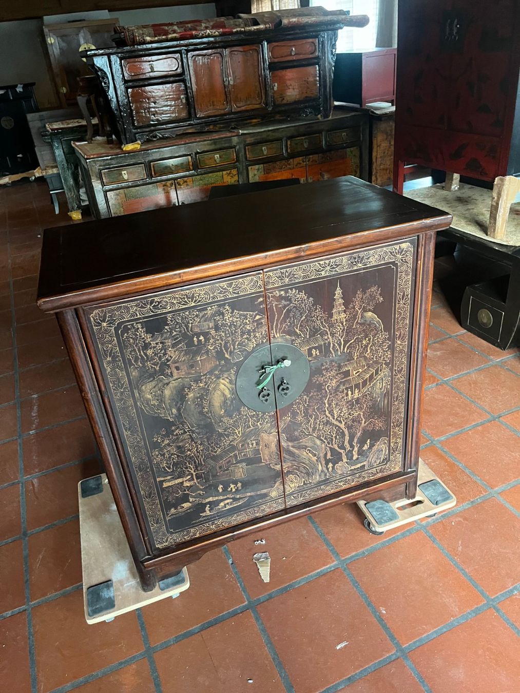 Cassettiere: Antike Asiatische Kommode mit Malereien – Nuovo (secondo la descrizione) da Cham venduto da mjg1901 1
