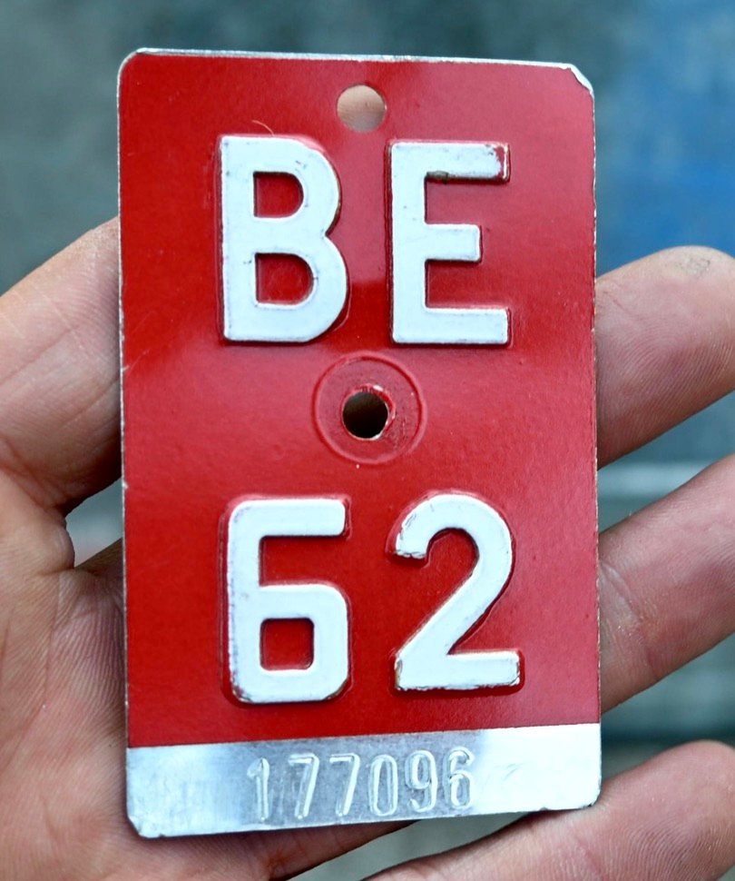 Insegne: Velonummer BE 62 von 1962 - Bern 177096 – Usato da Pfaffhausen venduto da mono_rec 2