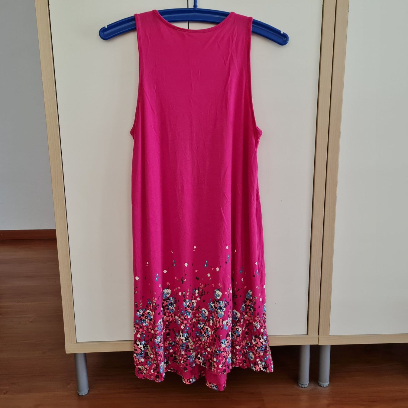 Vestiti: Beachtime Strandkleid mit Blumenprint – Usato da Lostorf venduto da Benidomi1 3