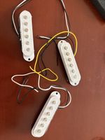 Squier by Fender Pick ups