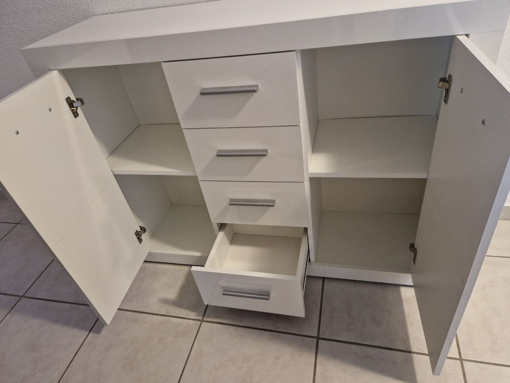 Cassettiere: Kommode / Sideboard Weiss Hochglanz – Nuovo (secondo la descrizione) da Emmenbrücke venduto da _Maria 2