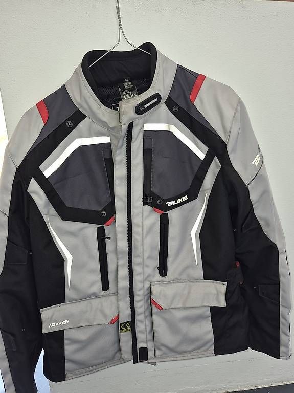 Lotti di vestiti: Abbigliamento moto donna  – Usato da Frasco venduto da bru_5wt7