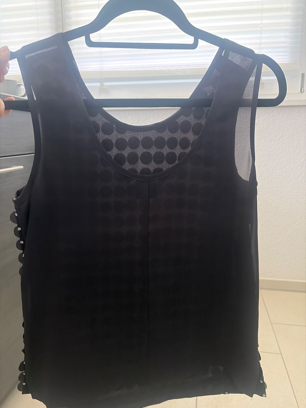 Armani Top: Armani Exchange Top Gr. S Dunkelgrau mit Zierdetails – Usato da Wallisellen venduto da Lan_82sz 1