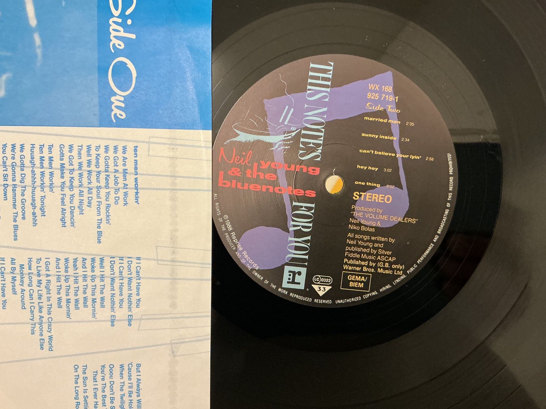 Vinyles: Neil Young & The Bluenotes LP - This Note's For You – D'occasion à Winterthur par Tumko_7_Vinyl 3