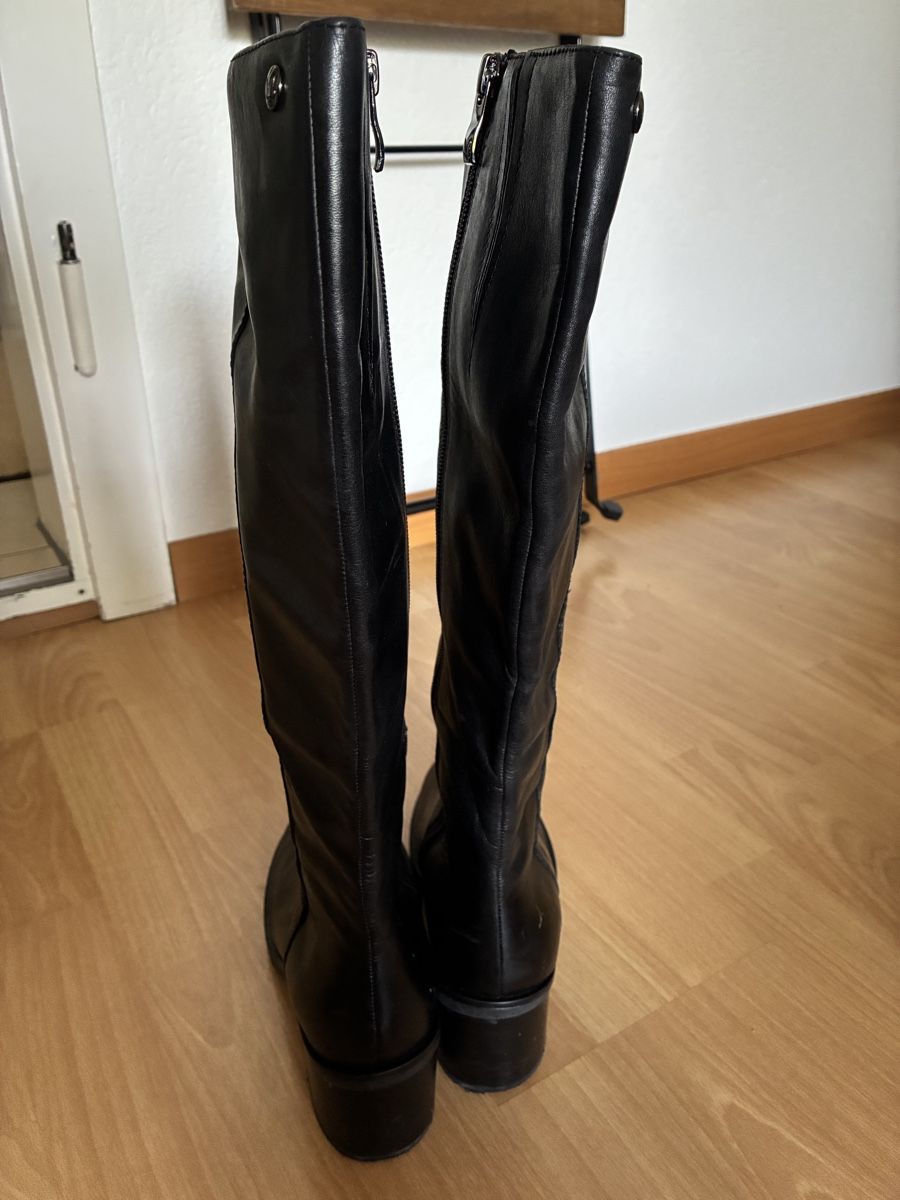 Scarpe da donna: Bottes en cuir noir Caprice – Usato da Biel/Bienne venduto da Lianumi 3
