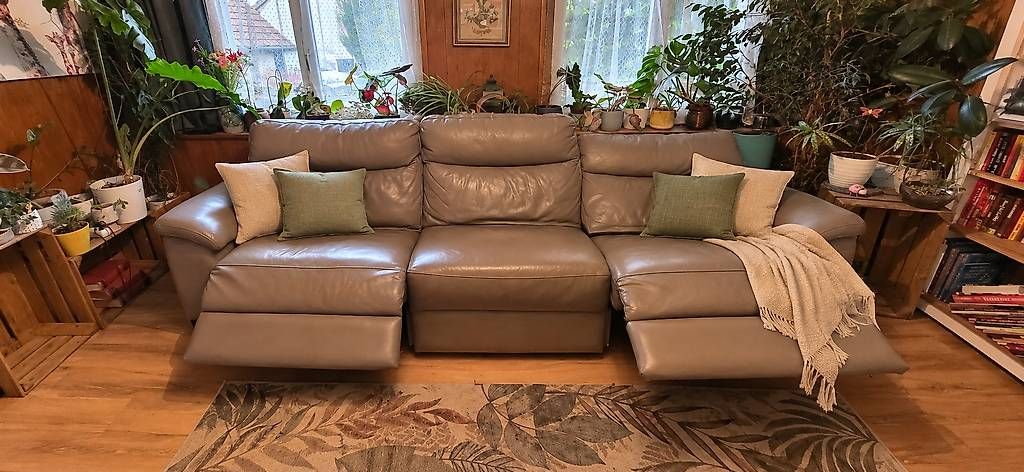 Sofas: 3-Sitzer-Ledersofa mit 2 Relaxfunktionen – Gebraucht aus Dürrenäsch von Noana1108 1