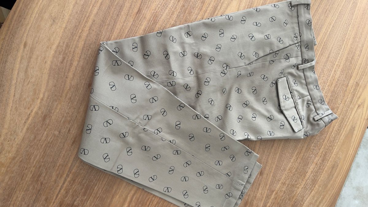 Valentino Pantaloni: Pantalon beige Valentino taille 28 – Usato da Geneve venduto da jsa_62f2