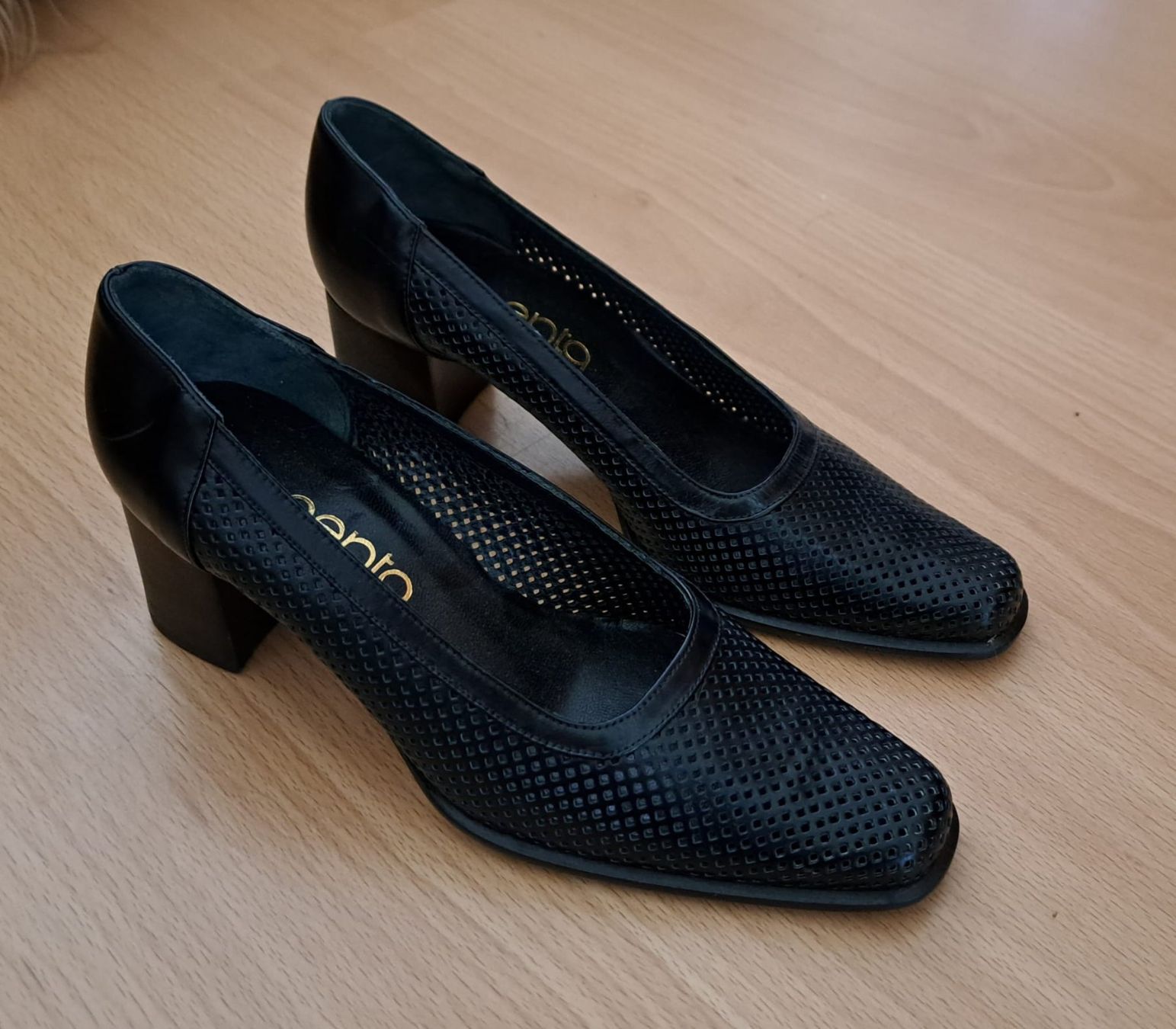 Scarpe da donna: Penta Damen Schuhe Grösse 37.5 – Usato da Wettingen venduto da Sergio_Fabbian