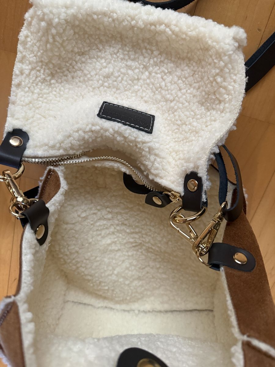 Taschen für Damen: Suede Shearling Handtasche, neuwertig, Top! – Neu (gemäss Beschreibung) aus Uitikon Waldegg von ZH81 4