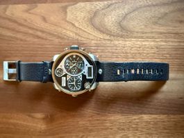 Diesel Mr. Daddy 2.0 Herrenuhr – XXL Chronograph – Lederband