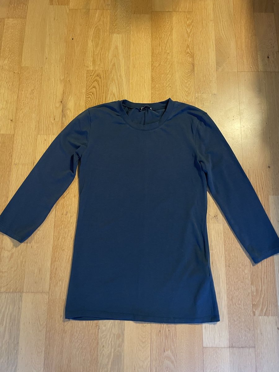 Zara Tops: Zara langarm Top M – Gebraucht aus Murten von bobby99777744