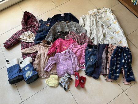 Kleiderpaket für Mädchen, inkl. Winteroverall, Gr. 74-80
