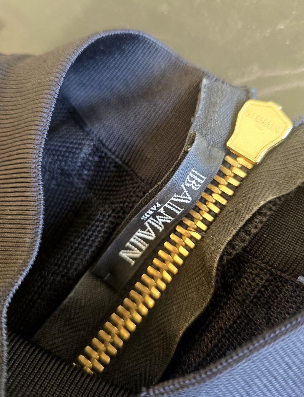 Balmain Vestiti: Kleid von Balmain mit Perlengürtel – Usato da Zollikon venduto da C.fromParis 5