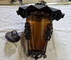 HÄNGE LAMPE METAL MIT BRAUNEN GLAS