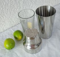 Grosser Shaker Edelstahl Cocktails neuwertig 