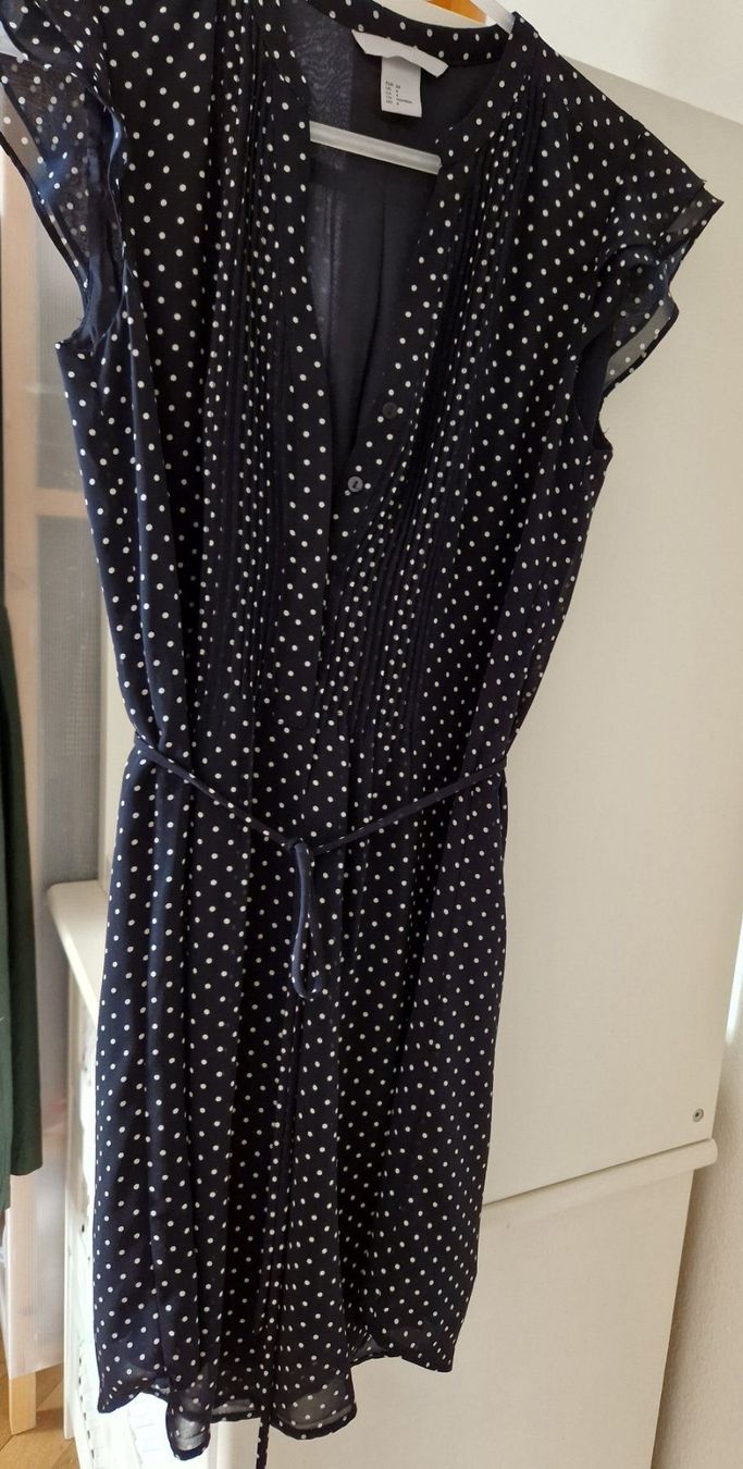 H&M Vestiti: Blusenkleid mit polka dots marine/weiss – Nuovo (secondo la descrizione) da Küsnacht ZH venduto da 2011_