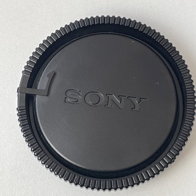 Sony Objektive: SONY Hinterer Objektivdeckel / Bajonettabdeckung f. Objektiv – Gebraucht aus Birsfelden von adormidera