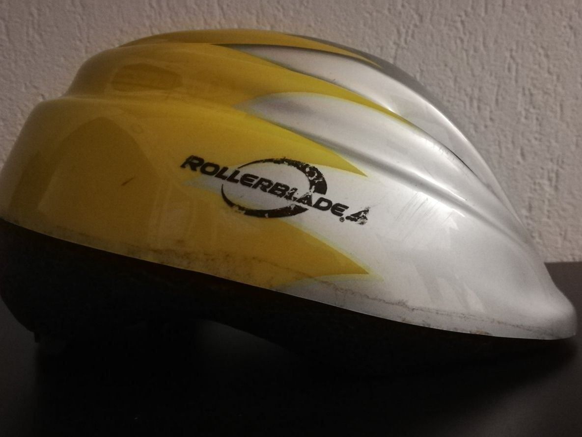 Caschi: Helm Helmet Casque Rollerblade Bike Skate – Usato da Massagno venduto da Doaxx