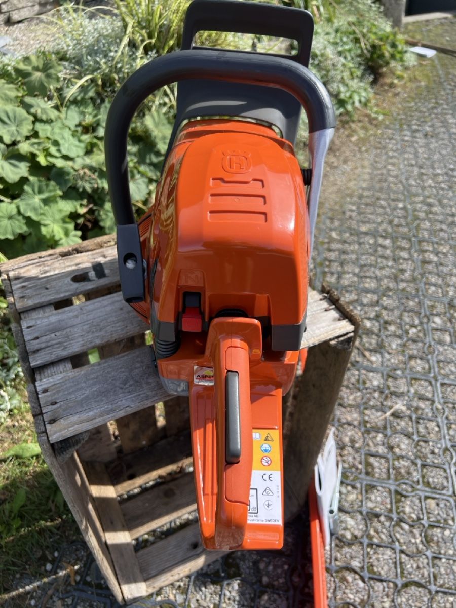 Husqvarna Scies: Husqvarna 585 Neu – Neuf avec emballage d'origine à Hundwil par panzermech 6