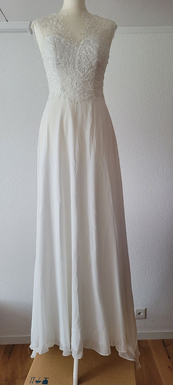 Kleider: traumhaft schönes Brautkleid mit Schleppe  – Gebraucht aus Herisau von Yyyoga 1