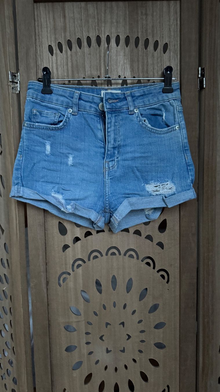 Tally Weijl Jeans: Hellblaue Jeansshorts – Usato da Riedern venduto da leoni_m