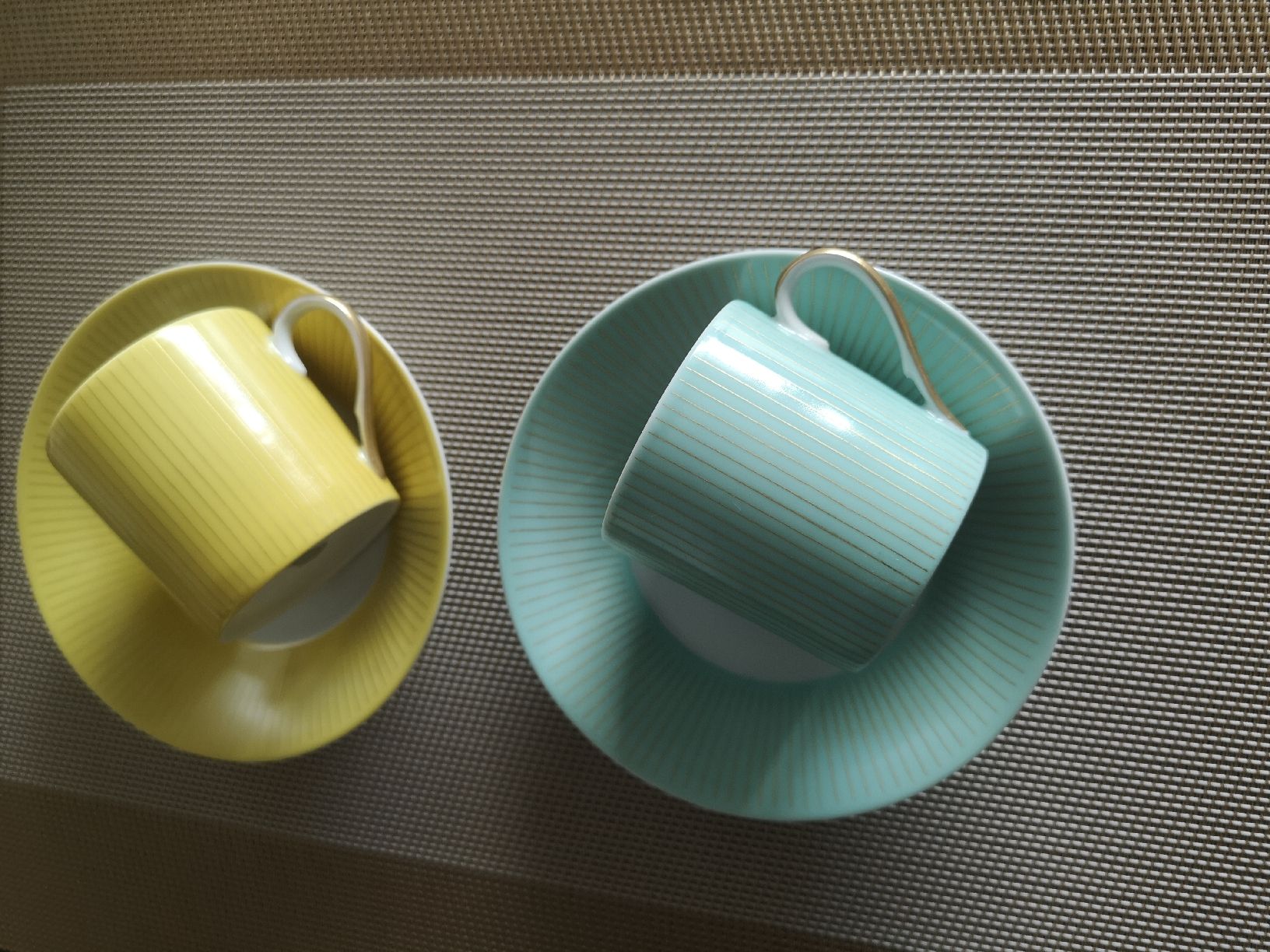 Set di piatti: elegante Kaffeetassen-Sets von Langenthal – Nuovo (secondo la descrizione) da Dietikon venduto da aro_mr6l