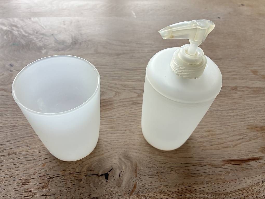 Douches: Seifenspender mit Becher – D'occasion à Zürich par uts_789v 1