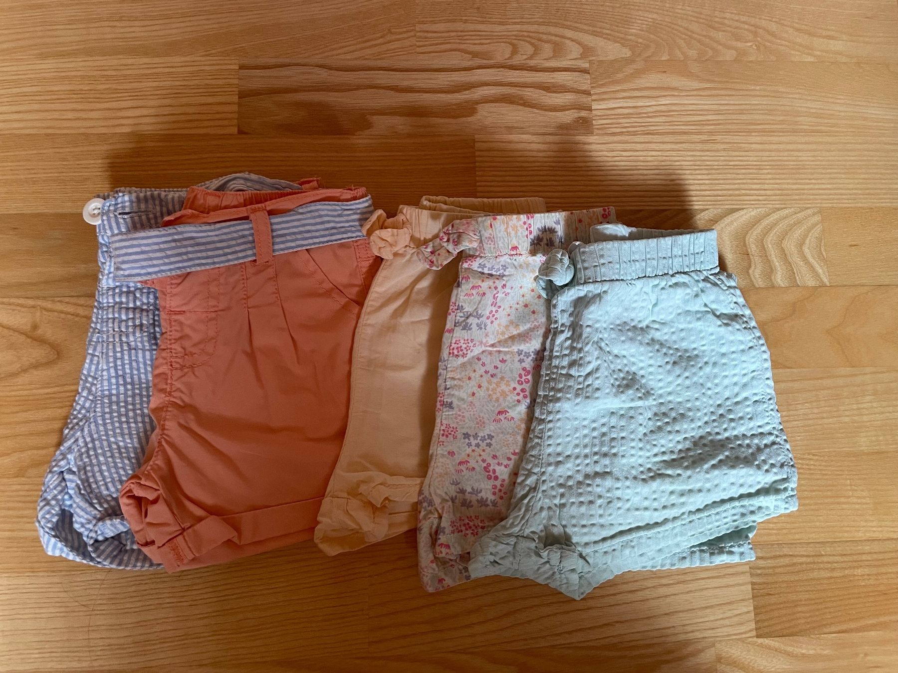 Lotti & Set di vestiti: Sommer-Kleiderpaket 86/92 – Usato da Rorschacherberg venduto da kat_7lhp 6