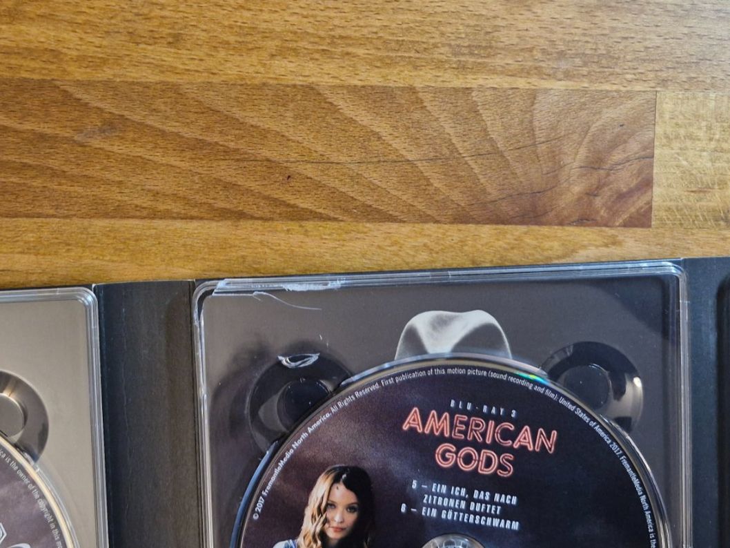 Alle DVDs: American Gods - Staffel 1 – Gebraucht aus Pfungen von Whitie 2