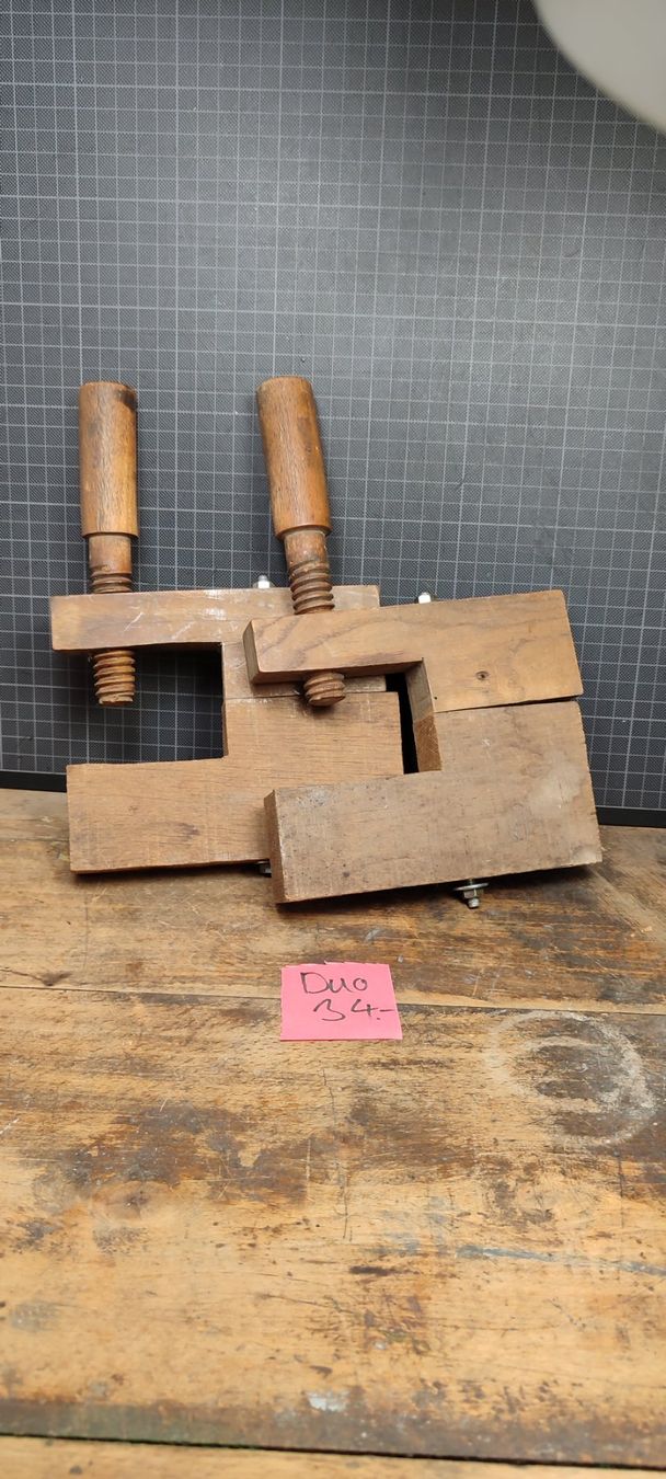 Tutti gli attrezzi: 2 Wunderschöne alte Holz Schraubzwingen – Usato da Gelterkinden venduto da MYSTOREFORYOU4460 1