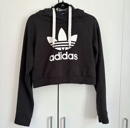 Top Adidas noir