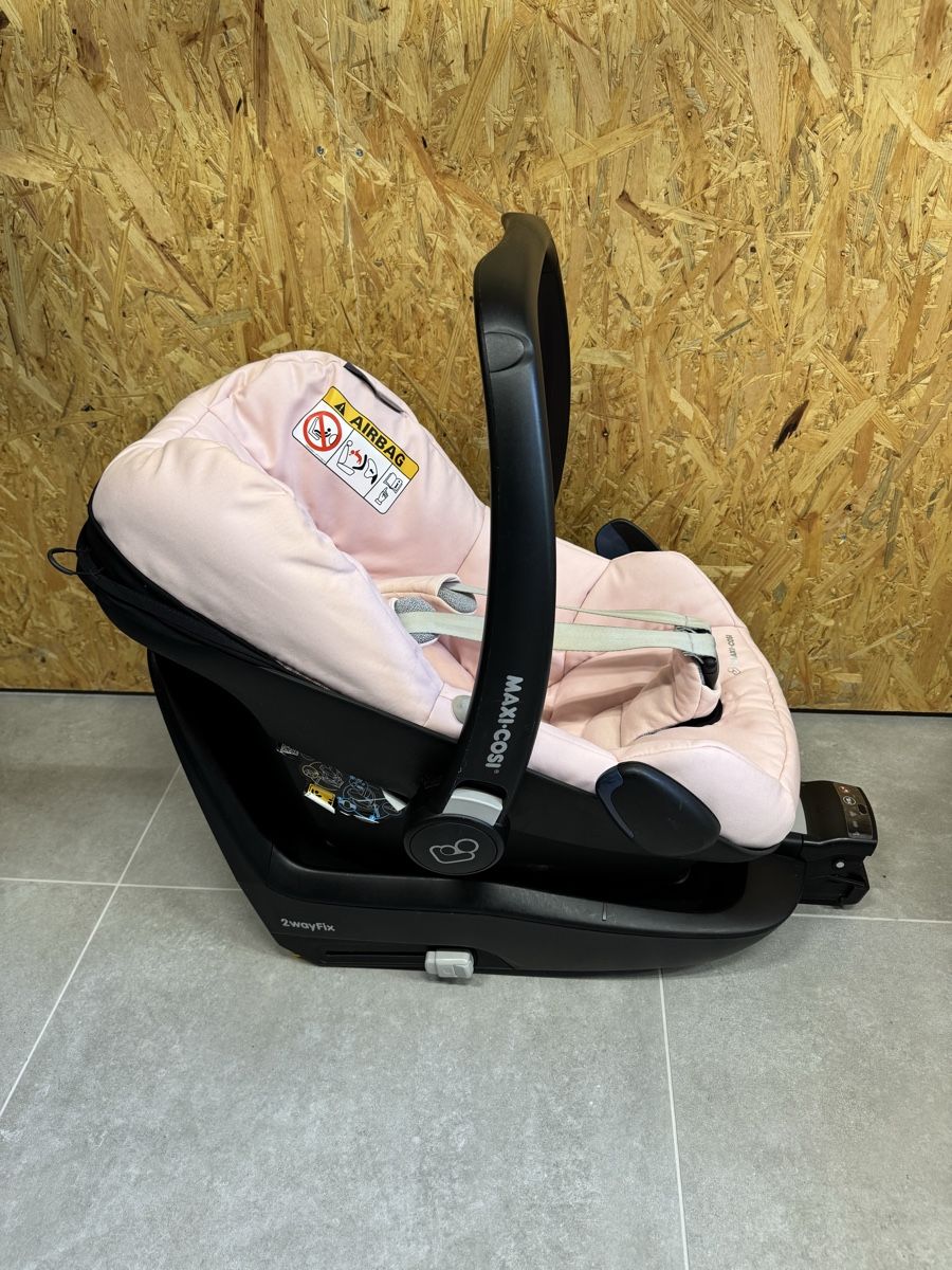 Maxi-Cosi Seggiolini per auto: Maxi-Cosi Cabriofix rose avec base 2wayFix – Usato da Genève venduto da dsi_2n2s 4