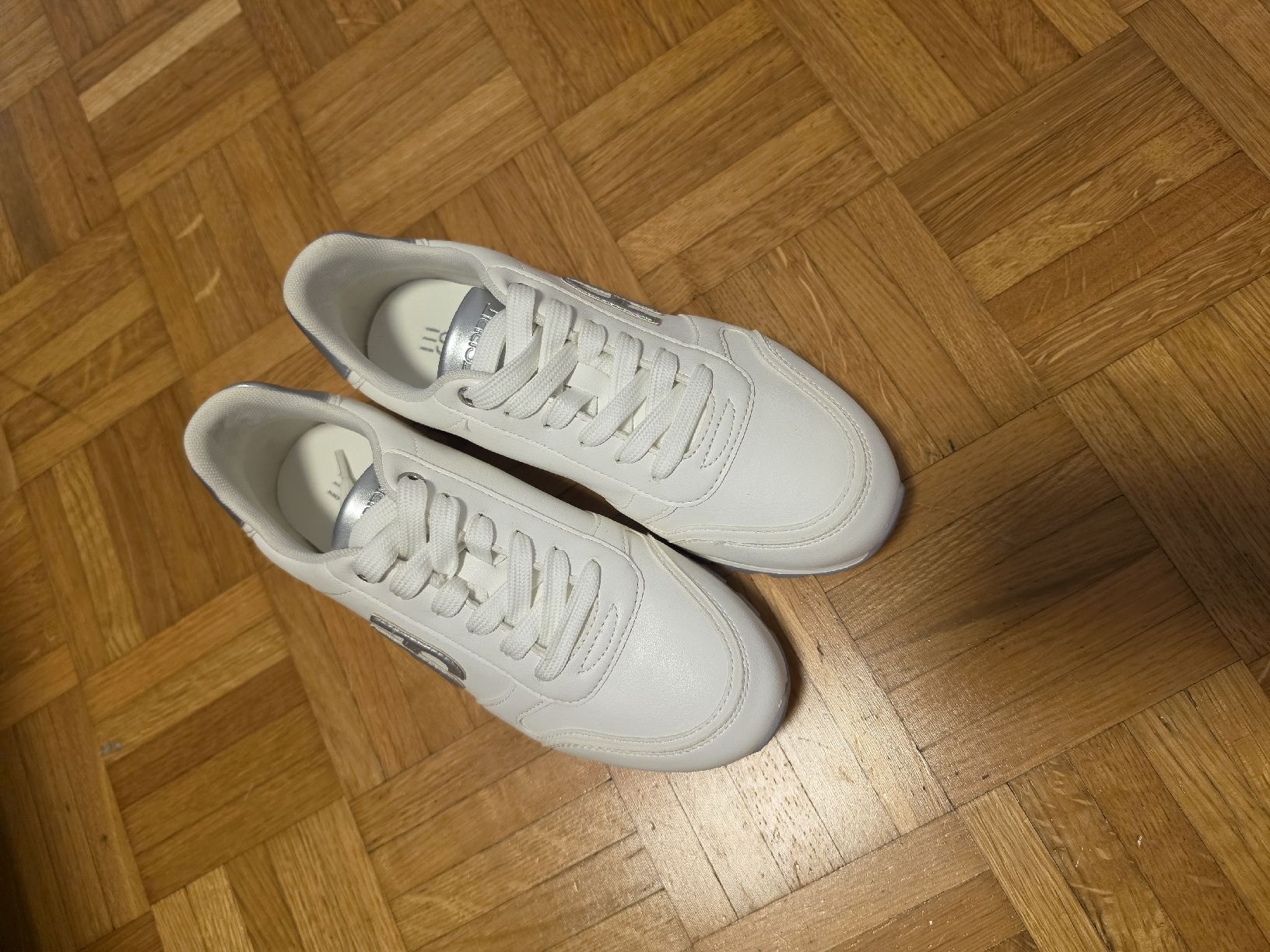 Chaussures femmes: Turnschuhe  – Neuf (Voir description) à Reinach BL par sab_75bk 2
