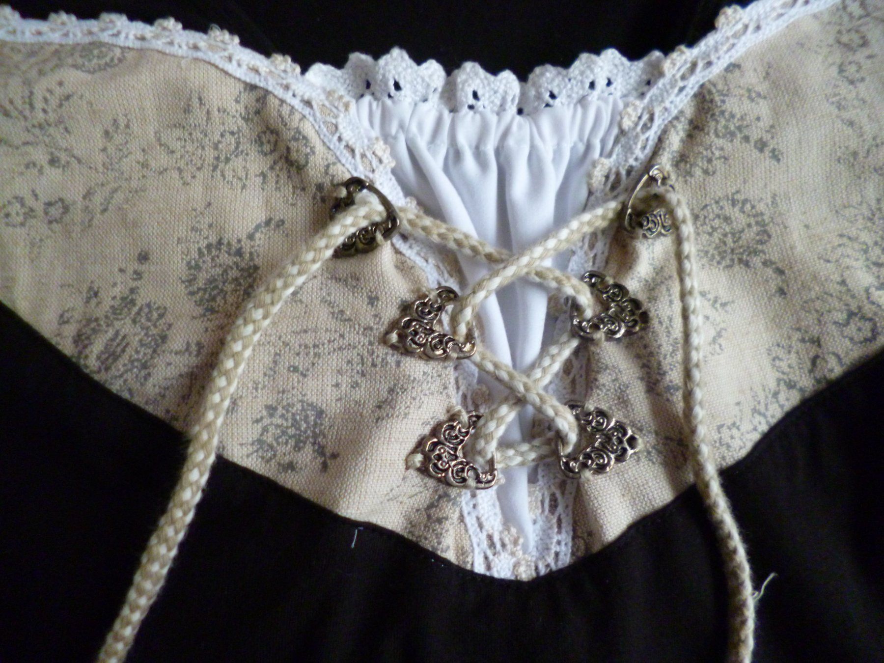 Kleider: Dirndl Oberteil, Grösse 38, Stockerpoint, ganz neu – Neu und originalverpackt aus Unterseen von marathon1 6