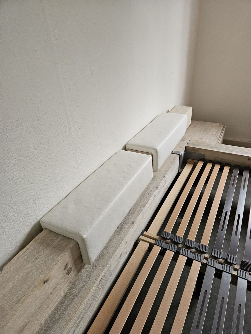 Letti: Kingsize Doppel Bett HASENA Kopfstützen Leder 2 Nachttische – Nuovo (secondo la descrizione) da Gelterkinden venduto da Luusmaiteli 2